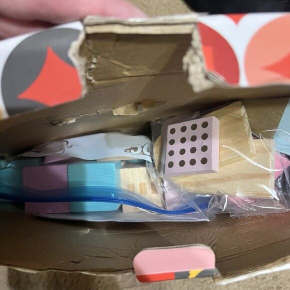 FAO Schwarz Medieval Princesses Wooden Castle Building Blocks Set 75-piece - Picture 5 of 5